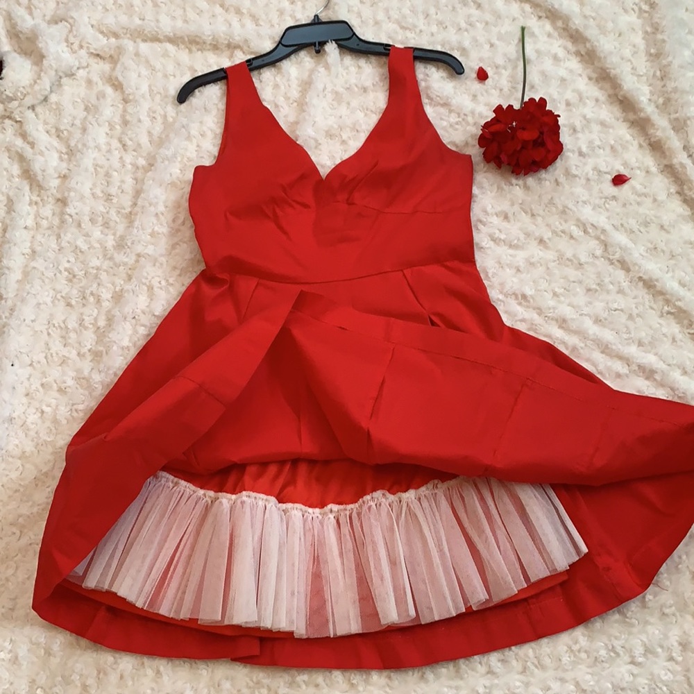 Red dress - Picture 2 of 7